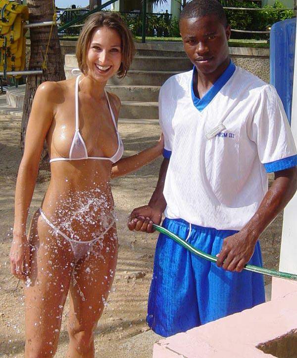 600px x 725px - A sweet wife on Jamaica - Amateur Interracial Porn