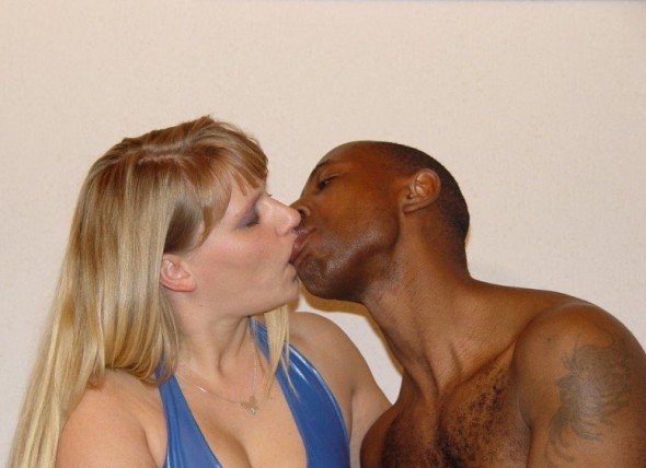 Gorgeous Blonde Interracial Kissing - Wives kissing with blacks - Amateur Interracial Porn