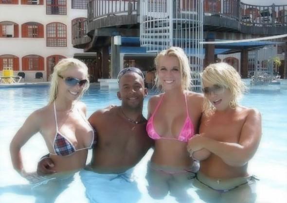 Interracial Vacation Wives - White wives on vacations - Amateur Interracial Porn